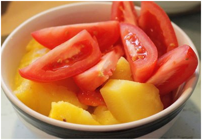Sơ chế dứa (thơm) và cà chua